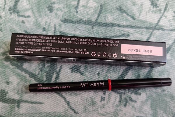 Карандаш для губ Mary Kay Lip Liner